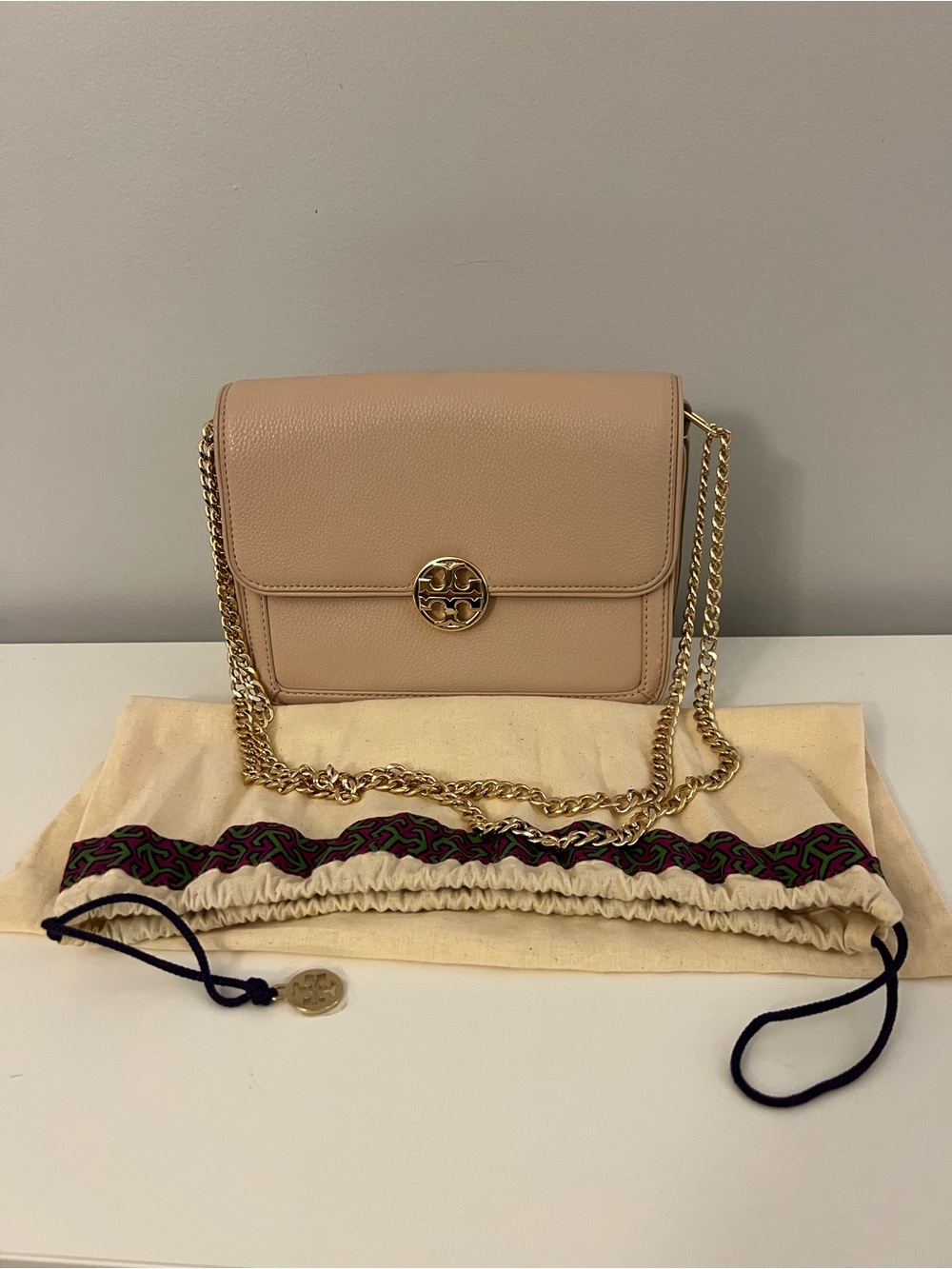 Brand New Tory Burch Beige Pebbled Leather and Metallic Trim Shoulder Bag
